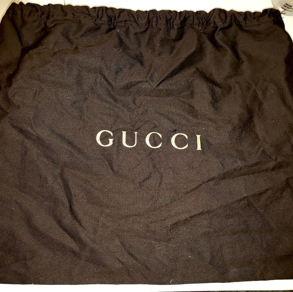 Gucci Handbags - Gucci medium duffle bag